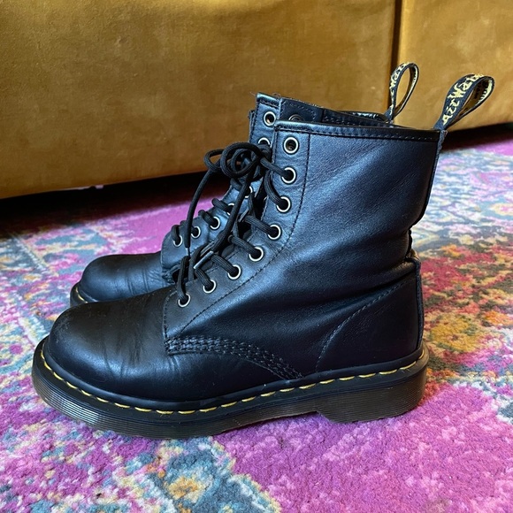 Dr Martens 1460 Leather Lace Up Boot - Picture 1 of 10